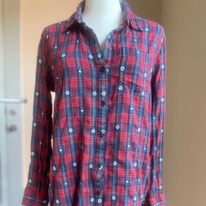 Wildflower Cotton Flannel Button Down Women's Shirt Red / Blue Sz S